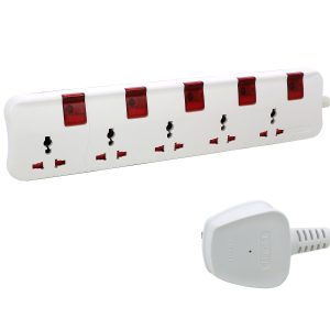 Legrand Multiprise 3P13A Multistandard 5 Prises 5m avec Interrupteur